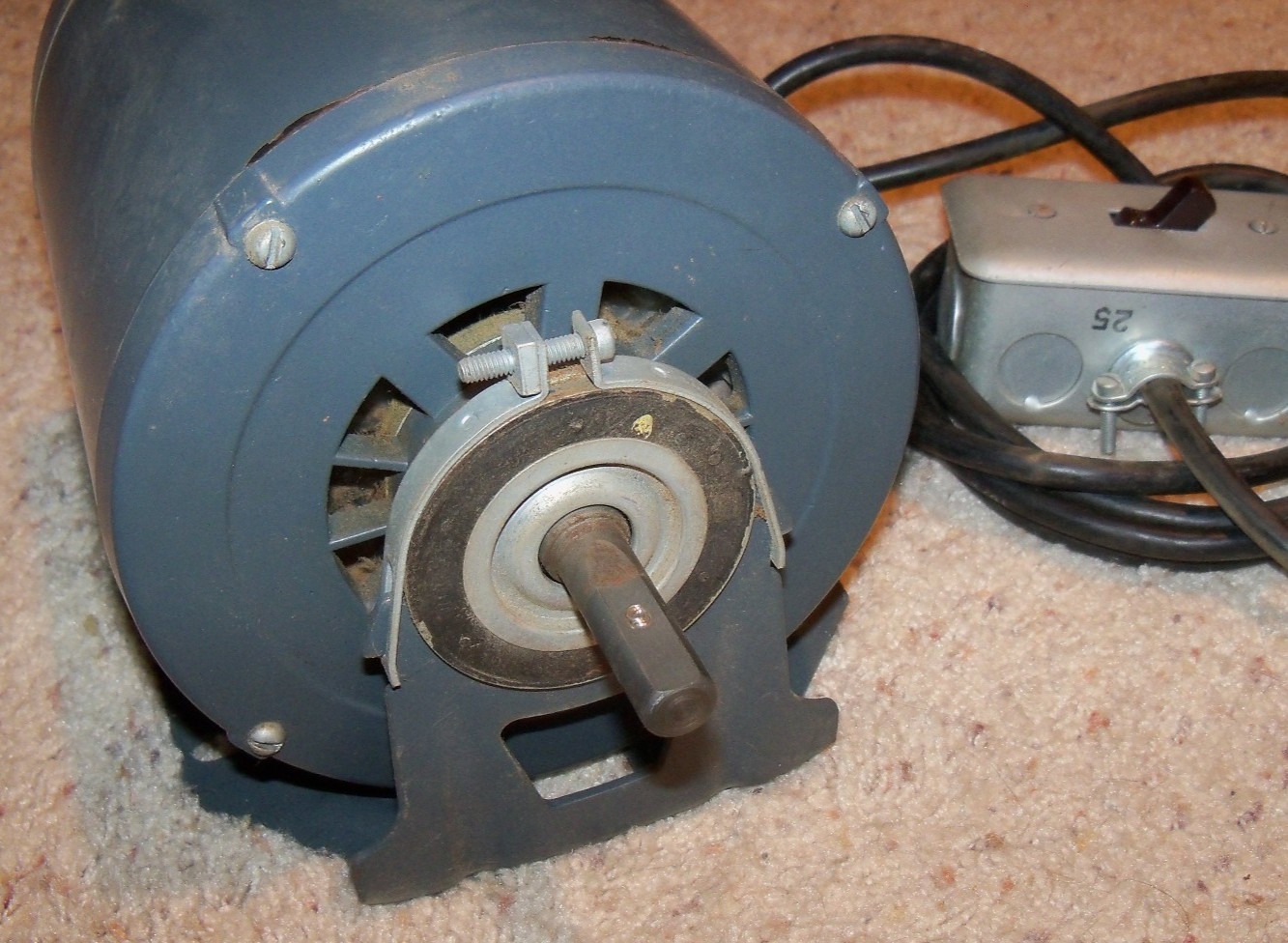 Westinghouse 1/3 HP Electric Motor 1725 RPM, 56Z, 115 V, 315P154-A, Power Switch