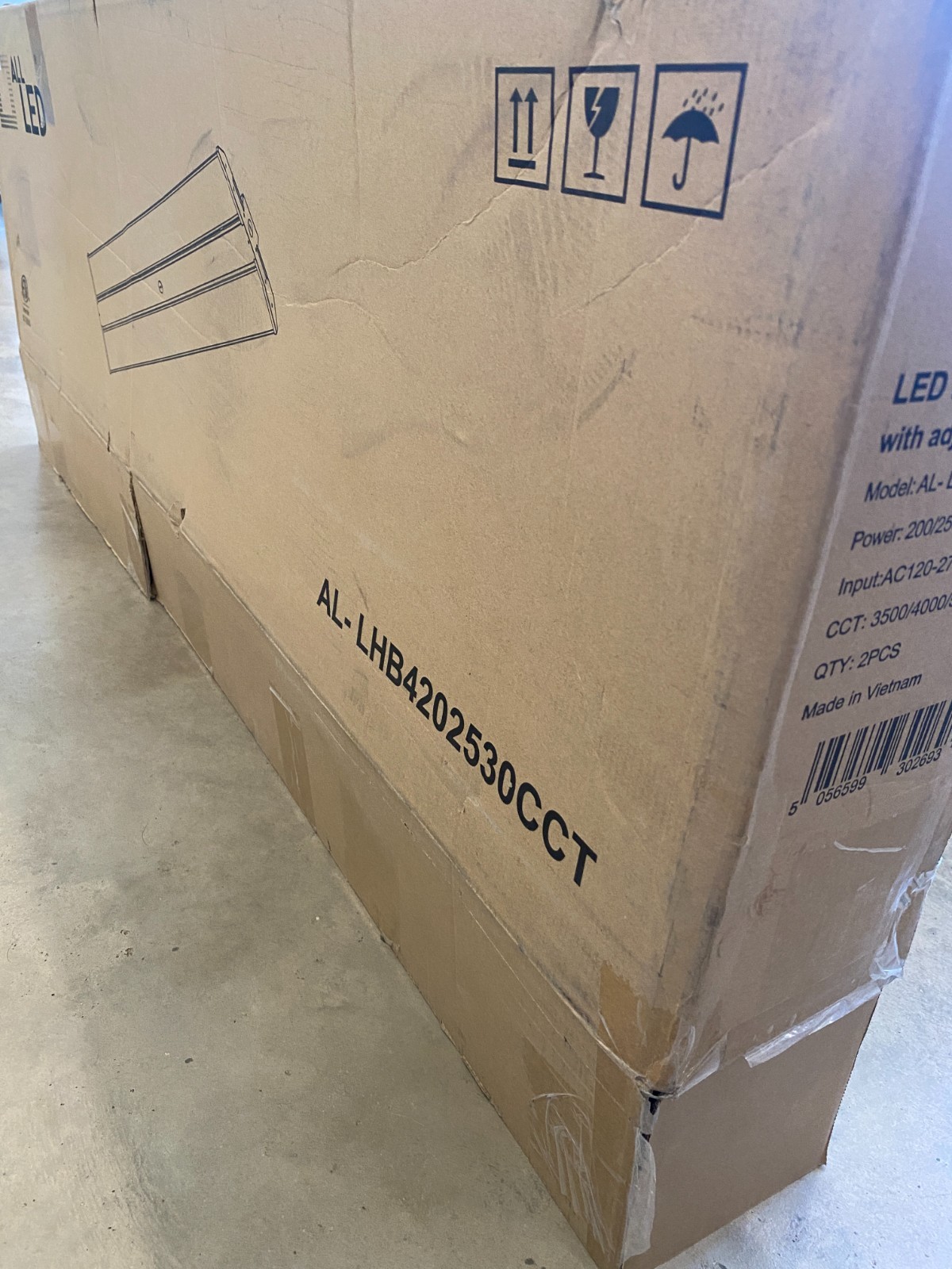 LED Linear High Bay Warehouse Factory Garage Shop Light 200-300W 5,000K