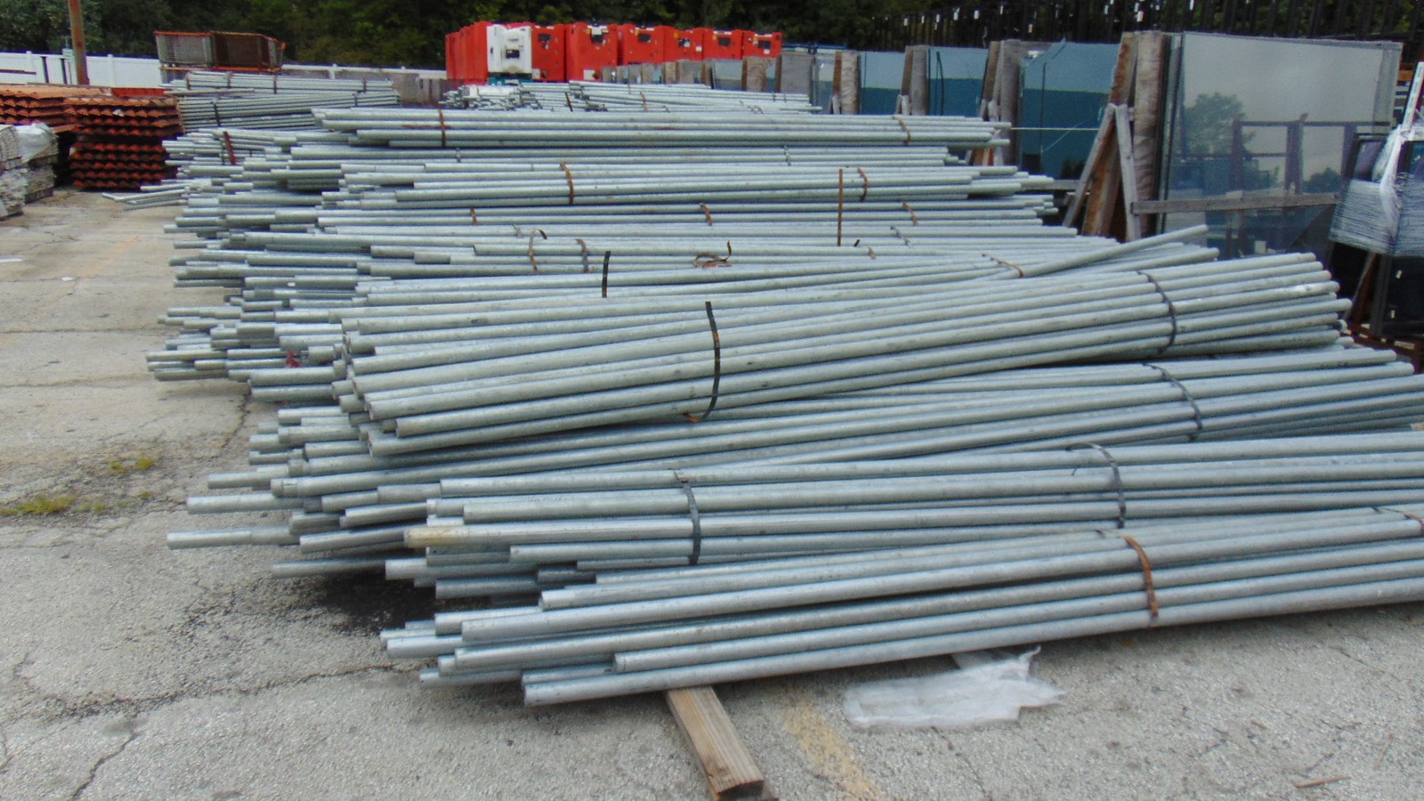 Galvanized Steel Pipe – 1-1/2″ x 5′ – SCH40 – Industrial Plumbing Conduit