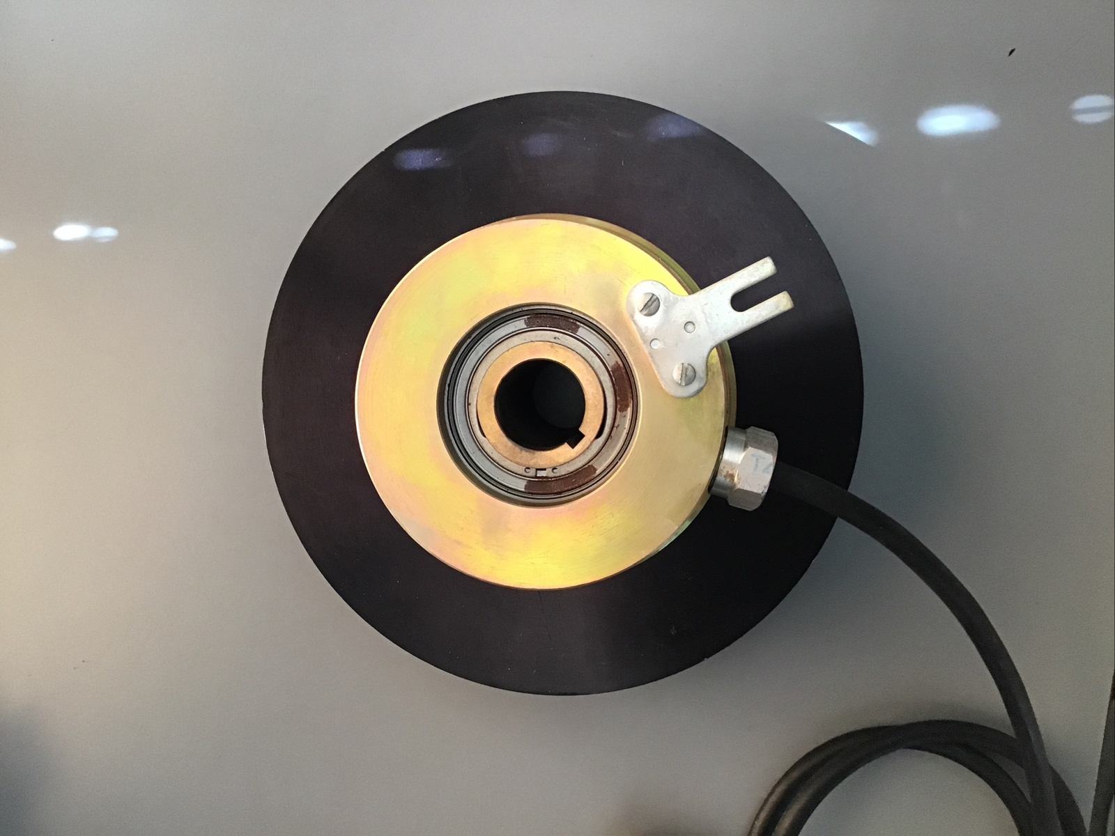 ELECTROID ELECTROMAGNETIC CLUTCH 1-1/4” SHAFT. # SEC-56C-20. 7,500 Rated RPM.