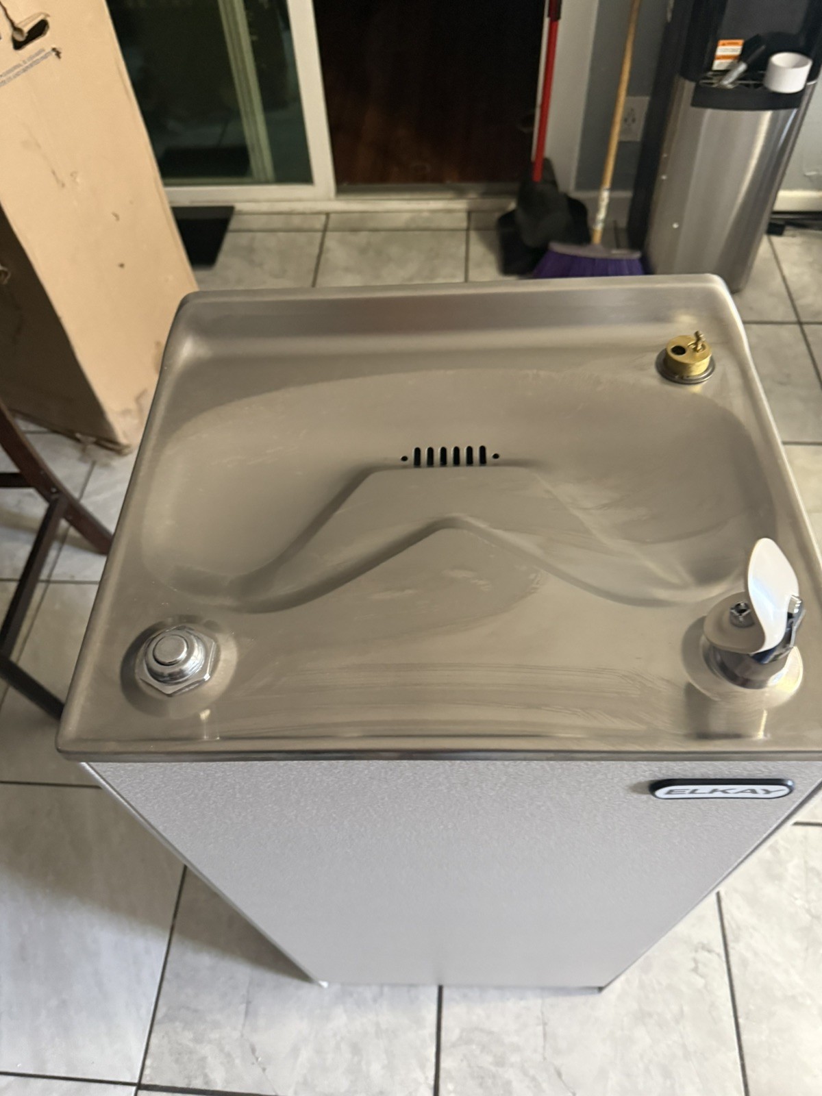 Elkay EFHA8L1Z 7.6 GPH Floor Mount with hot water tap open box never used