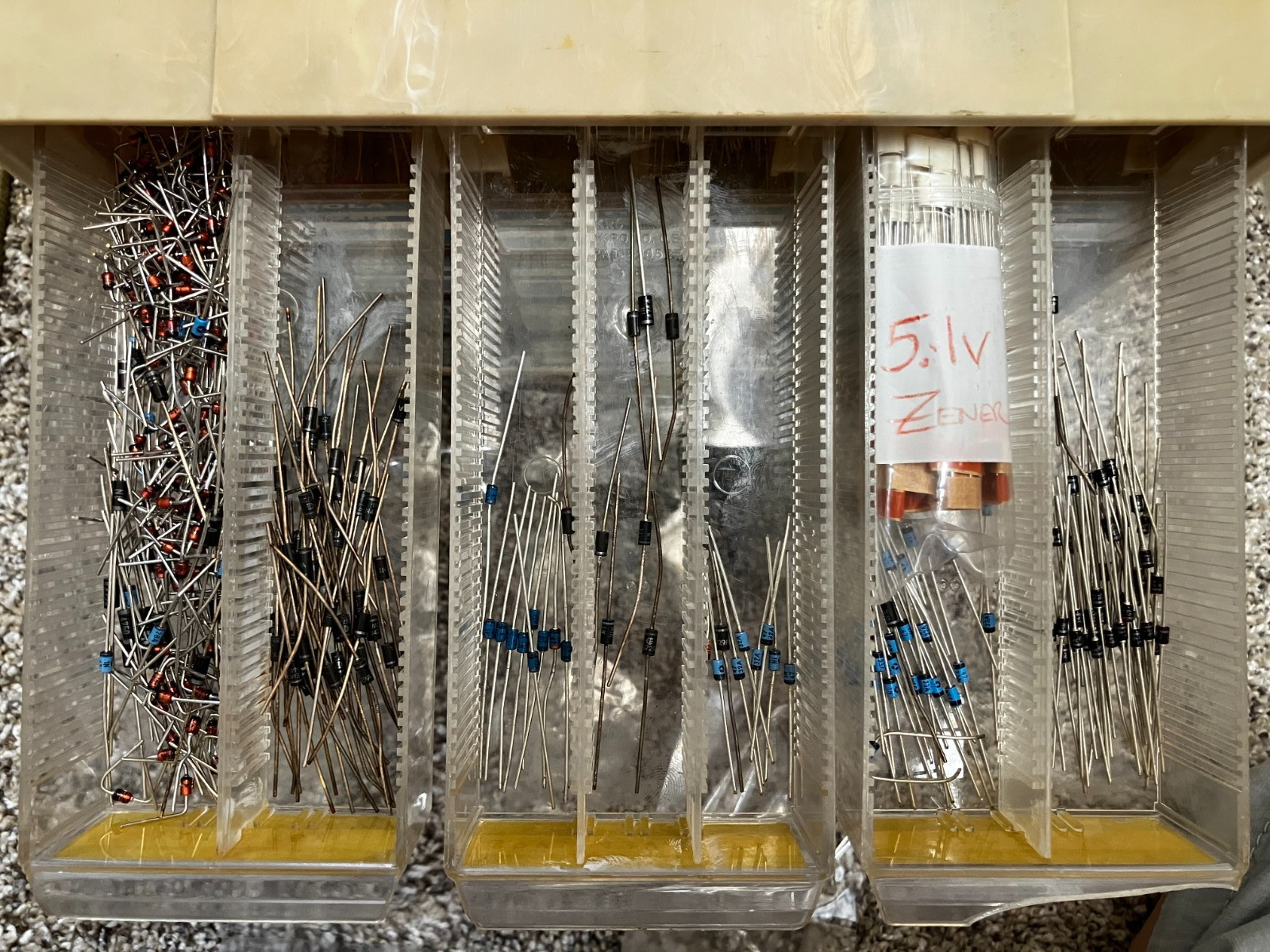 Motorola Zener Diodes Large Assortment 3.3V – 100V – variable count of each