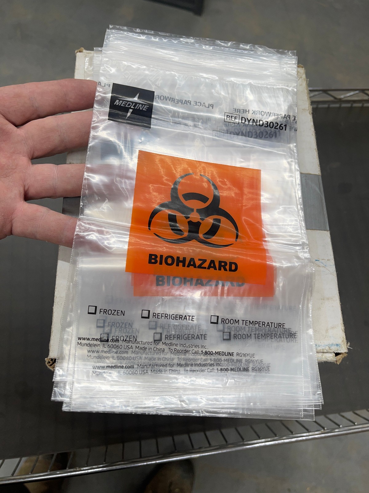 Medline BioHazard Bags 6″ x 9″ 100 count RG16YUE