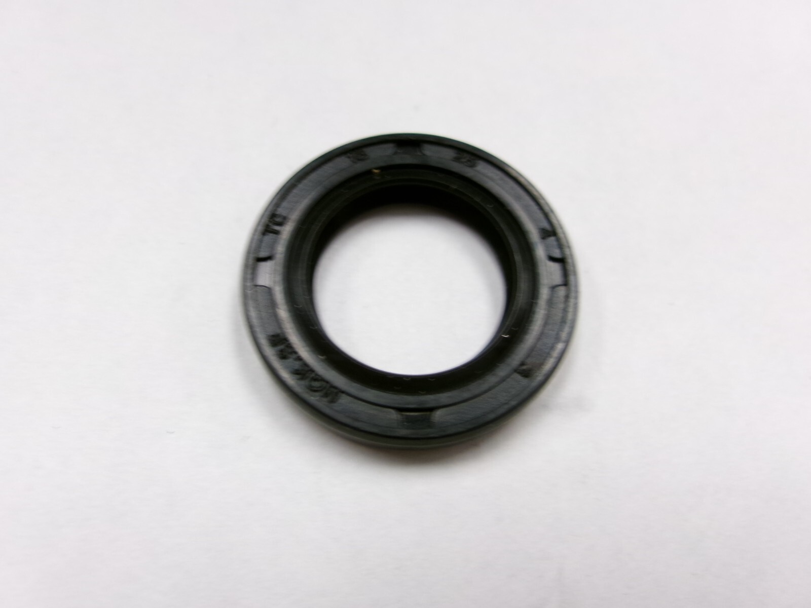 NEW TC 16X25X4 DOUBLE LIPS METRIC OIL / DUST SEAL 16mm X 25mm X 4mm