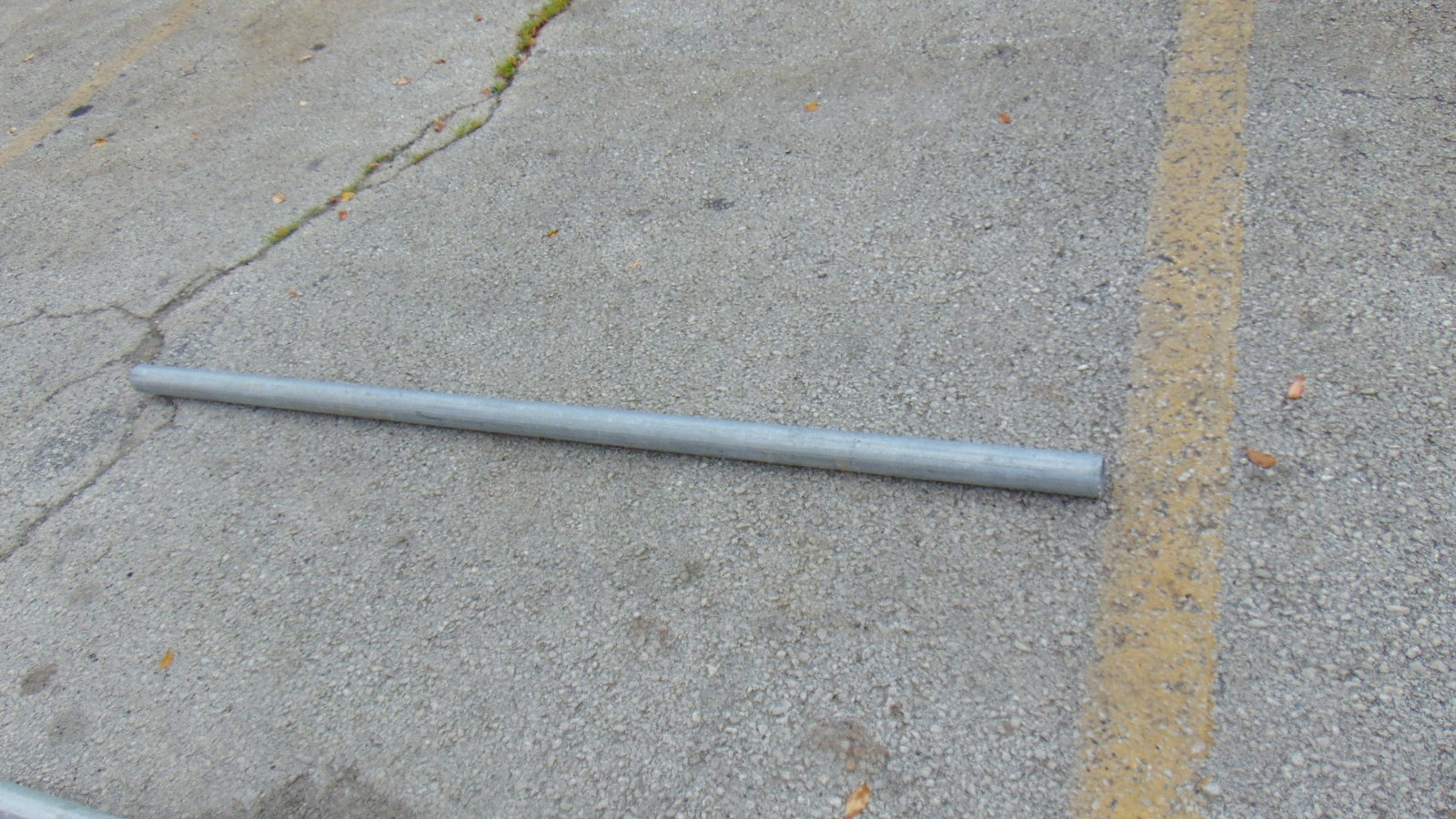 Galvanized Steel Pipe – 1-1/2″ x 5′ – SCH40 – Industrial Plumbing Conduit