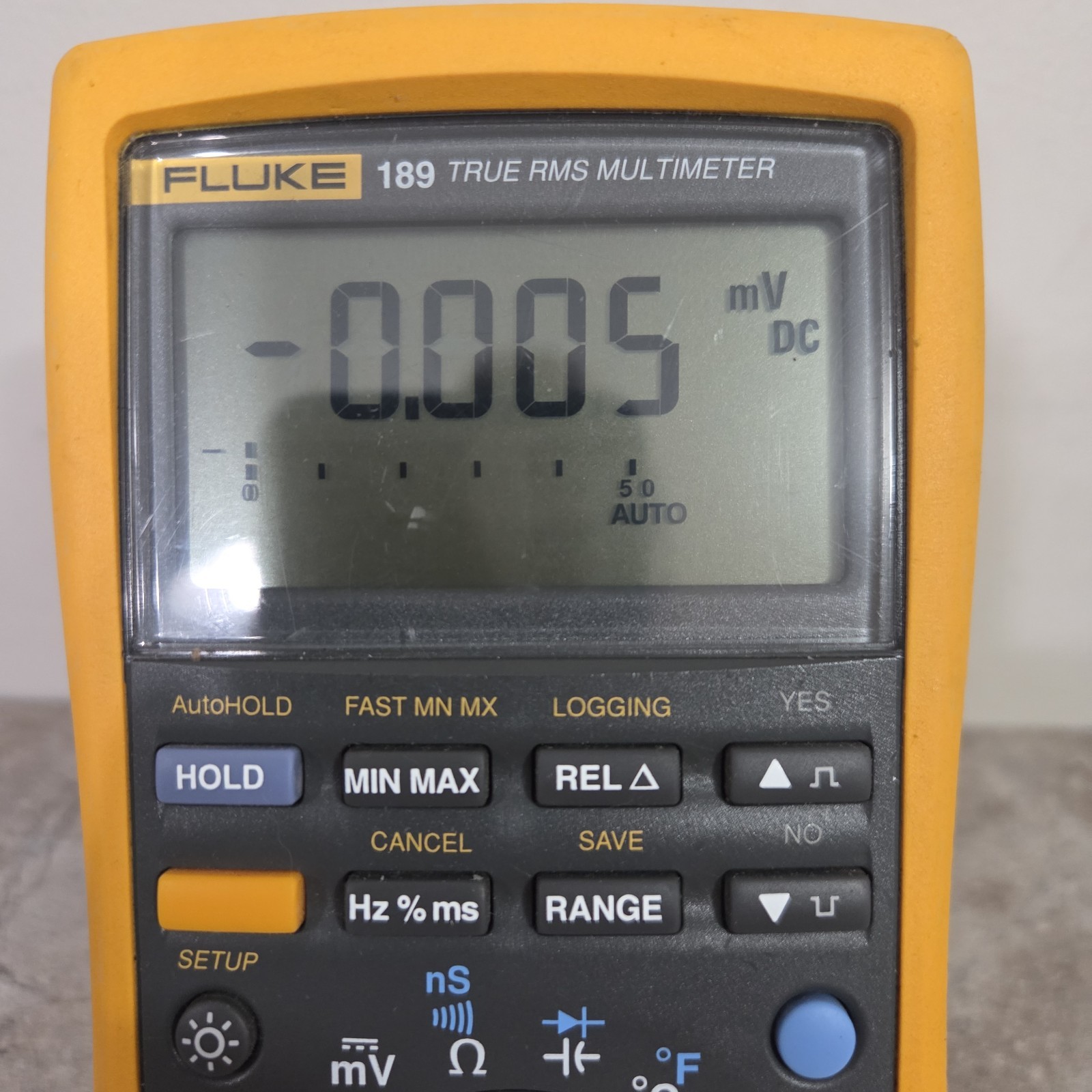 Fluke 189 True RMS Multimeter With Leads and Case Tested *Free Shipping*