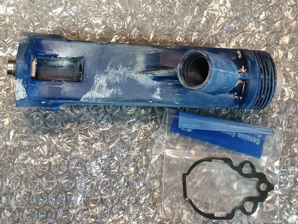 GRACO ELECTROSTATIC GUN H85T10 BARREL HSG. 24N745. USED IN GOOD CONDITION.
