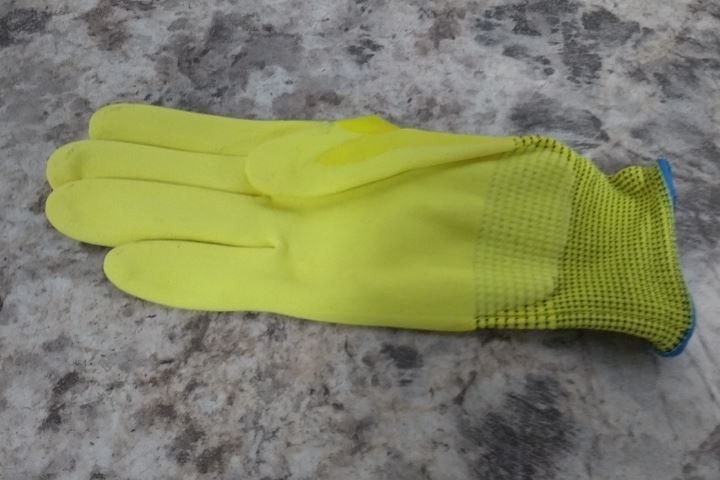Pip 34-8743FY 72 Pk Size XS / 6 Yellow Cut-Resistant Glove