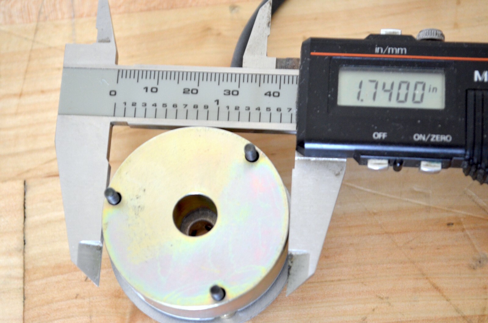 NEW Inertia Dynamics 1702-0029 Failsafe Electromagnetic Brake 18vdc , 1/4″ shaft