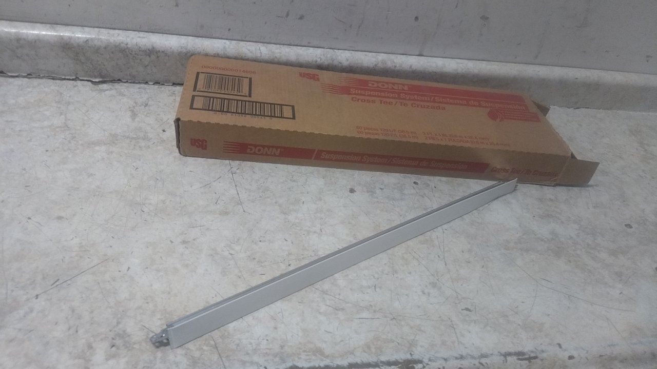 Donn DX/DXL216 60 Pk 2 Ft x 1 in White Galvanized Steel Cross Tee (BW)