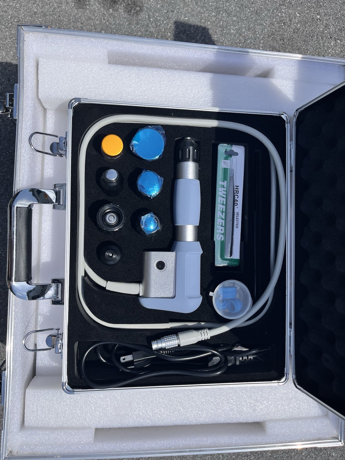 Moboy ESWT02 Shockwave Therapy Machine Kit w/ Handpiece, Tips & Carry Case