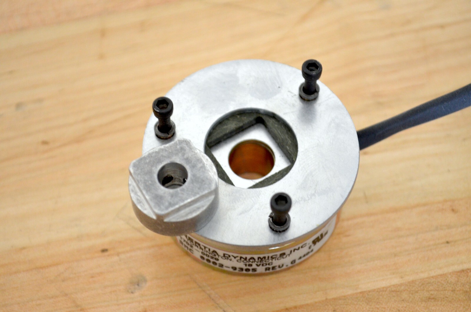 NEW Inertia Dynamics 1702-0029 Failsafe Electromagnetic Brake 18vdc , 1/4″ shaft
