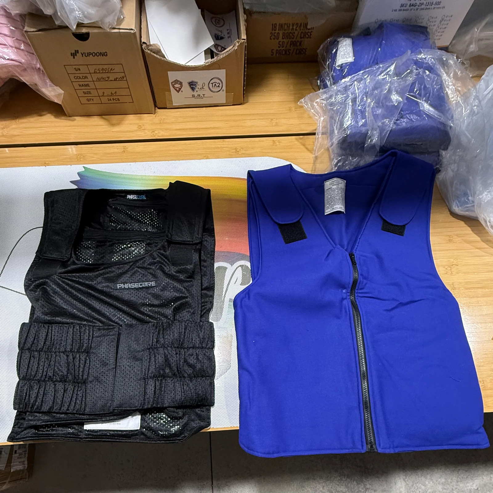 Phasecore Cooling Vest System – 3-Vest Complete with Ice Packs & Carry Bag New