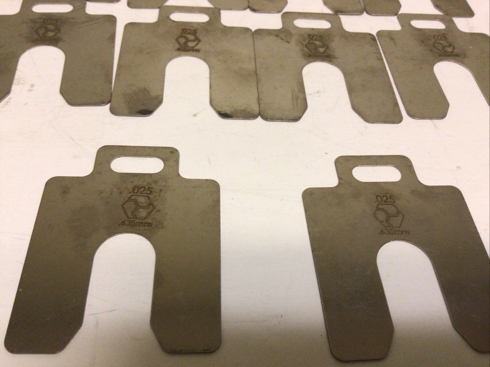 NEW, (LOT OF 14) MAUDLIN PRODUCTS MSA025 A-2 X 2″ X 0.004″,20 PACK SLOTTED SHIM