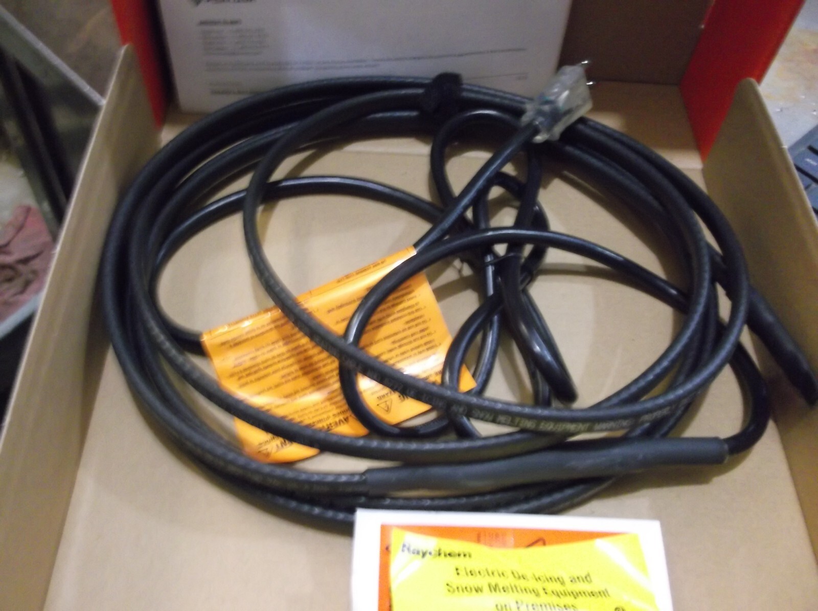 NIB RAYCHEM FG1-12P FROSTGUARD ELECTRIC HEATING CABLE 12 FT. (380)