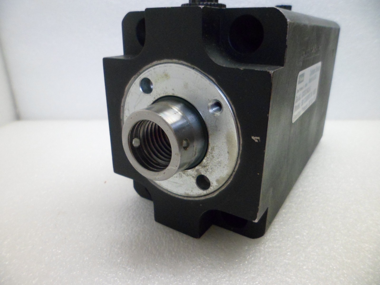 PARKER 50 TCHDBRS 3A 100.0 HYDRAULIC CYLINDER 50mm. BORE X 100mm. STROKE N.O.S.