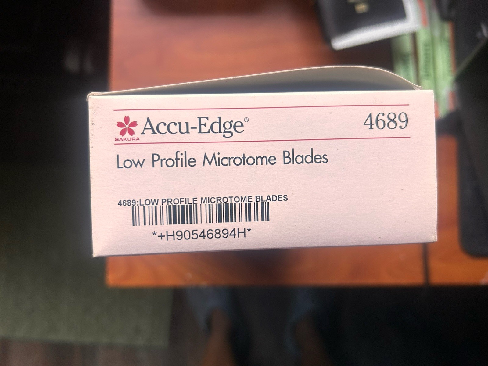 Sakura Accu-Edge 4689 Low Profile Microtome Blades – Case of 10 Boxes 500 Total
