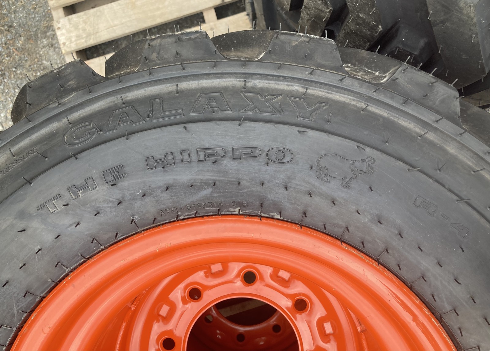 4-31X15.5-15 High Floatation Tires/Wheels- Camso SKS532 -for Bobcat-15″ wide