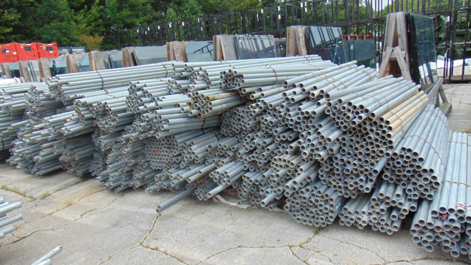 Galvanized Steel Pipe – 1-1/2″ x 5′ – SCH40 – Industrial Plumbing Conduit