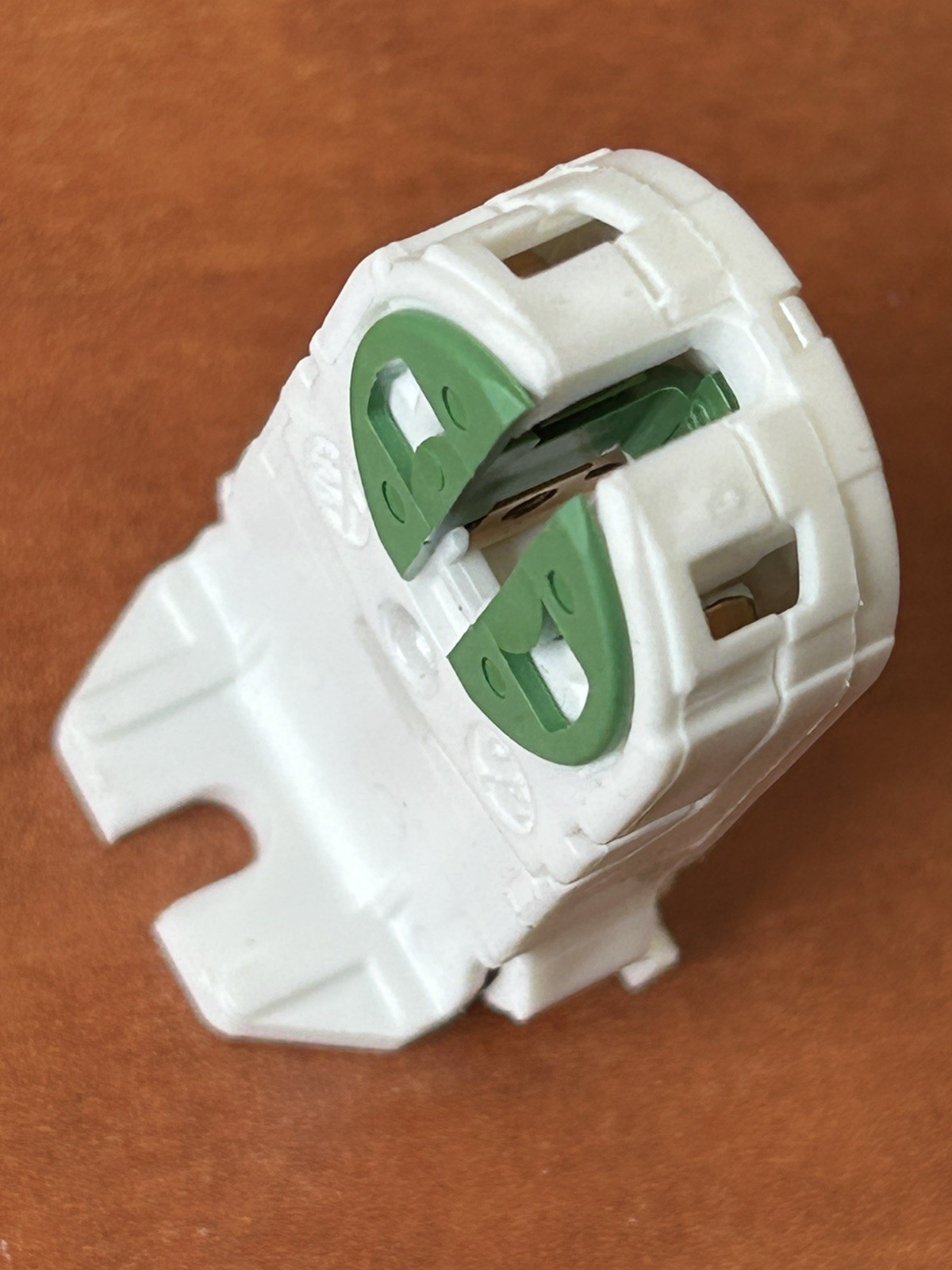 (4) Stucci T5 LED Fluorescent Lamp Holder Tombstone Medium Bi-Pin Socket, NEW