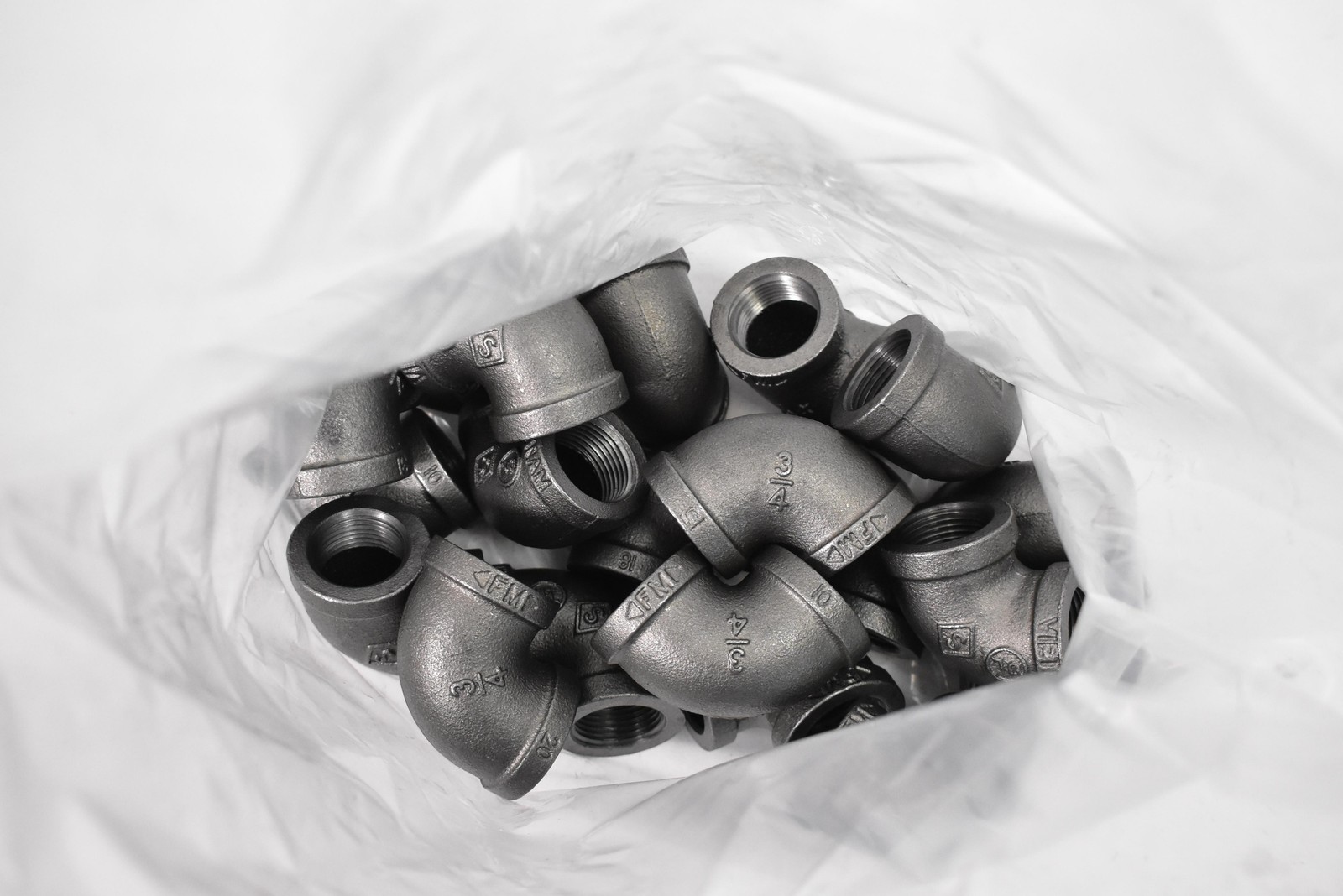 Lot of 20 3/4″ FM Vietnam Black Iron 90 Degree Pipe Elbow Fittings Threaded