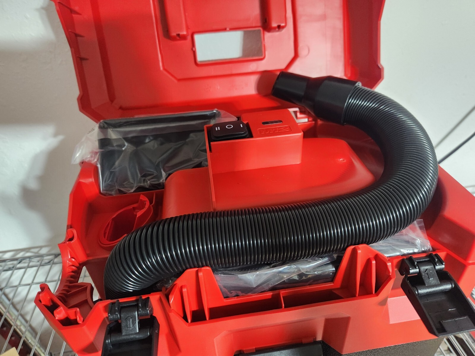 Milwaukee 0960-20 M12 FUEL 12-Volt 1.6 Gal. Lithium-Ion Cordless Wet/Dry Vacuum