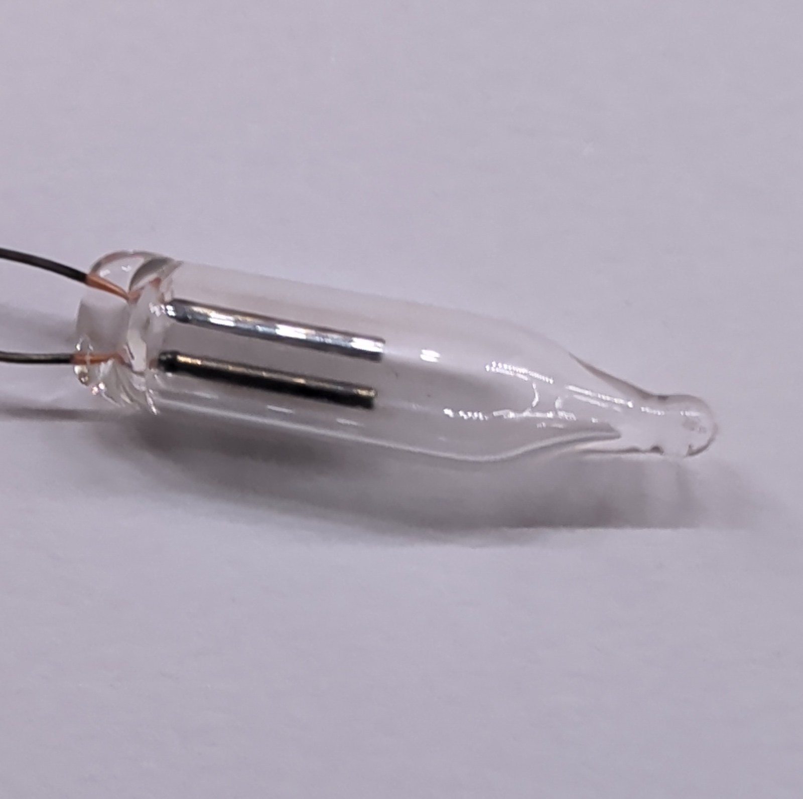 Box Of 10 CEC A1A NE2 Neon Glow Lamps Miniature Light Bulbs 105-125V Taiwan NOS
