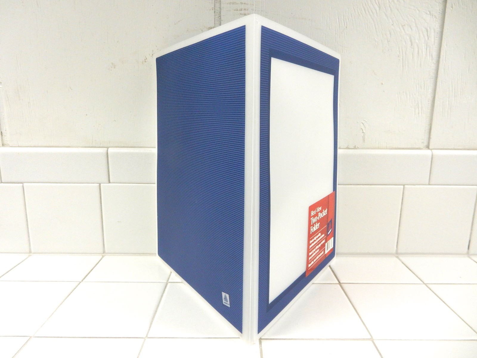 AVERY FLEXI-VIEW TWO POCKET FOLDER (3 DIFFERENT COLORS) *BUYER GETS 24 FOLDERS*