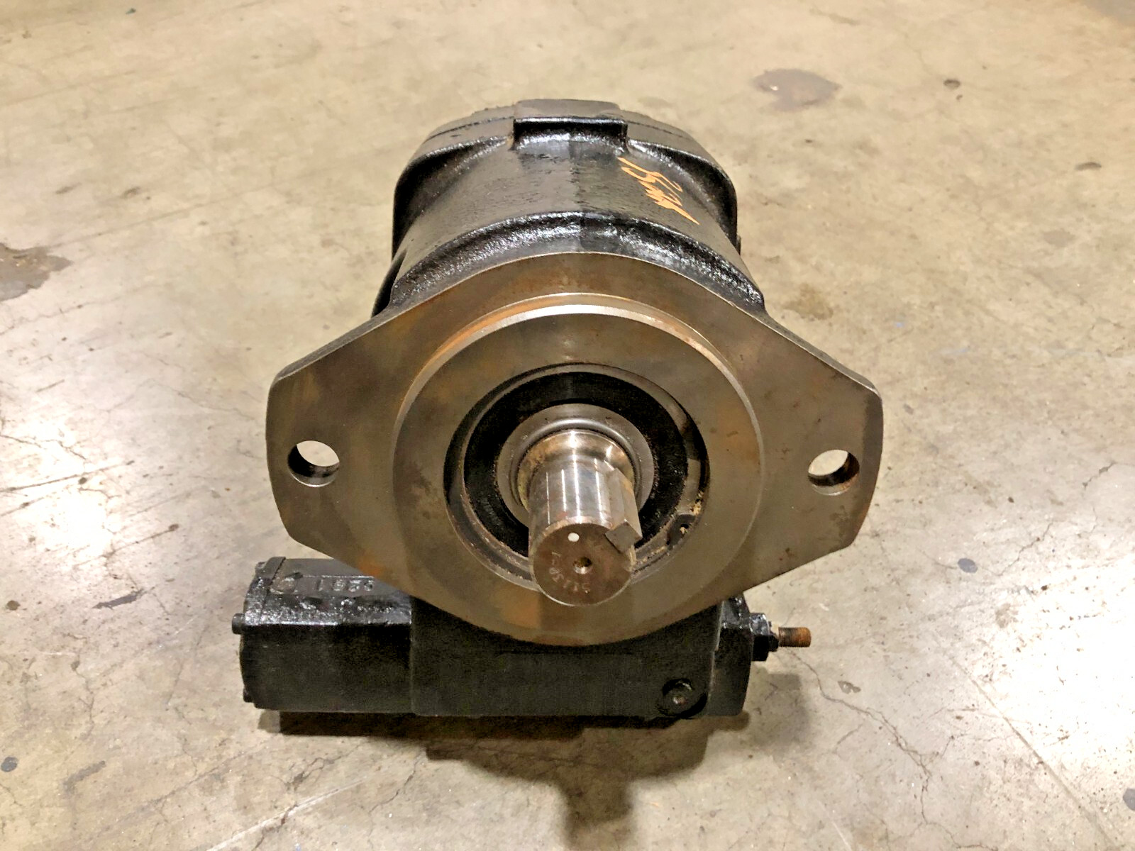 New Oilgear PVWJ-076-A1UV-LSAY-P-1NNSN Hydraulic Pump 1-1/4″ Shaft