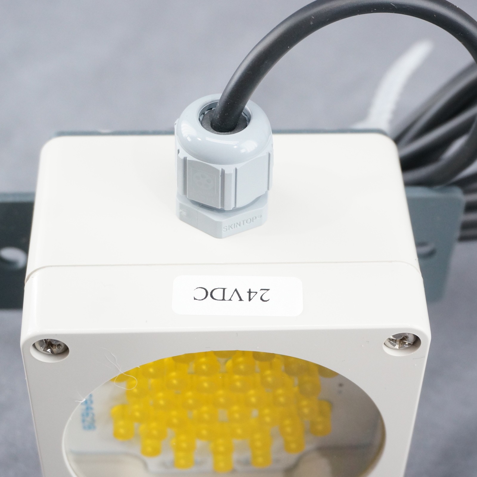 2 Marl 24V Yellow 590 nm 45 LED Moisture Proof Cube Industial Illuminator New