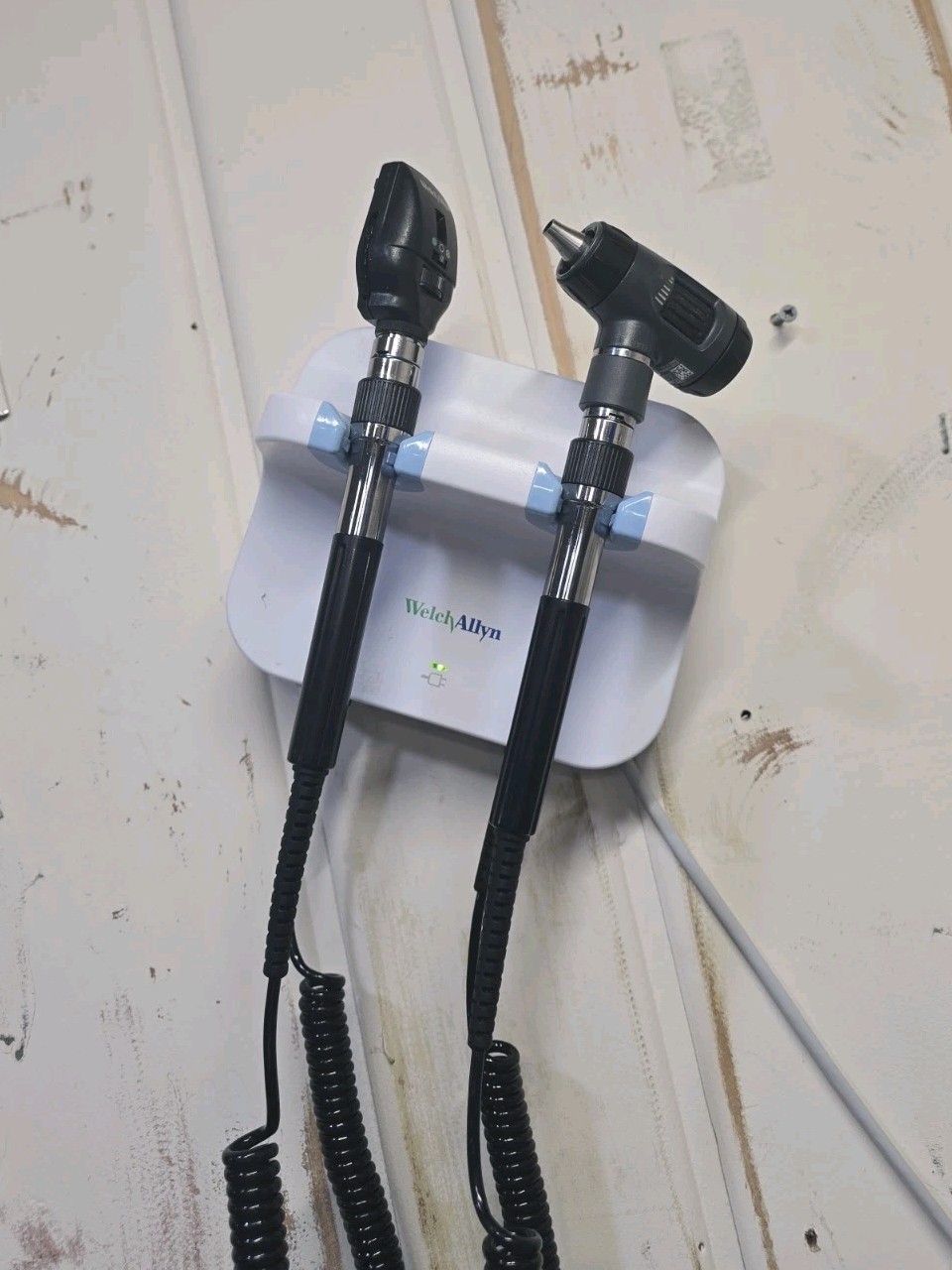Welch Allyn 777 Wall Mount Otoscope System With 11720 and 23810 Heads working