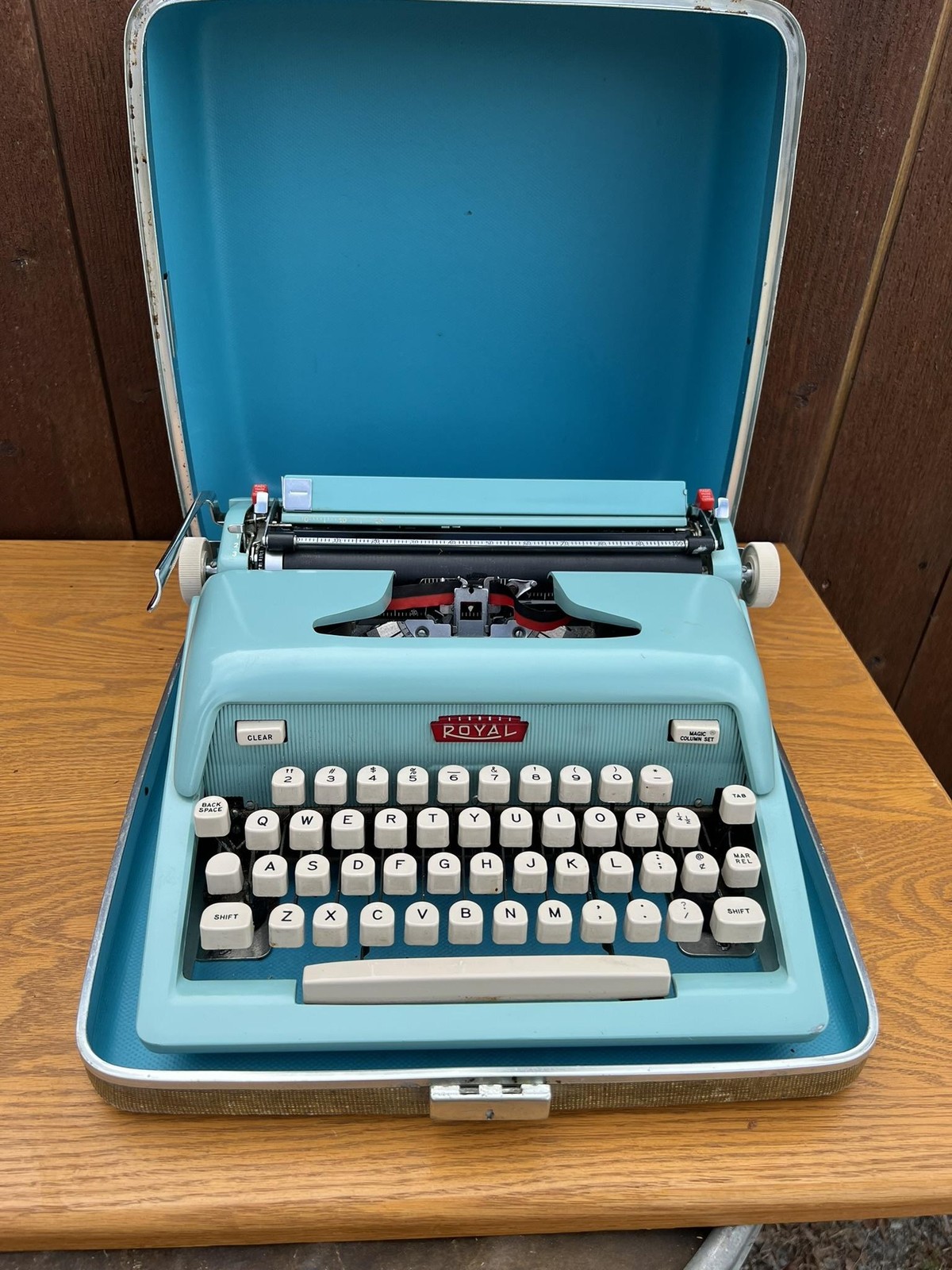 Vintage Royal Futura 600 Portable Manual Typewriter Aqua Blue W/ Carry Case