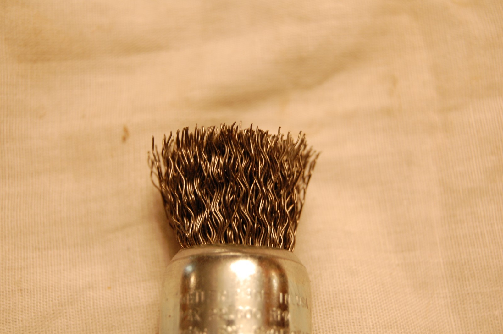 Weiler 1-1/8″ Crimped Wire Brush 1/4″ Shaft 22,000 RPM’s USA