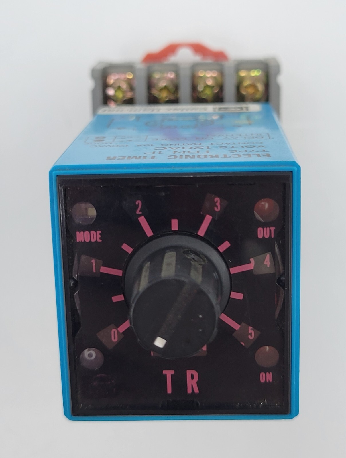 Cutler-Hammer TRN1P Electronic Timer 10A 120VAC 0-5 Min with D3PA2 Socket Base