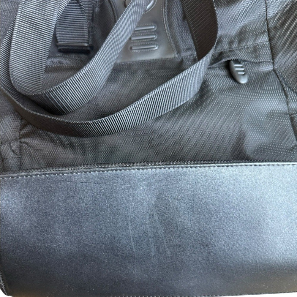 Tumi Tote Bag Black Business Travel Carry Heavy Nylon Magnetic Closure 15x12x5