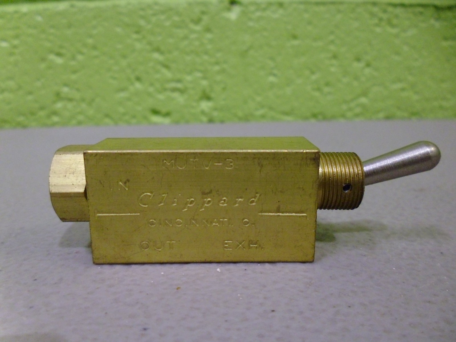 Compact 2 Way 3 Way Toggle Valve For Air Water Oil Actuators Gv Series