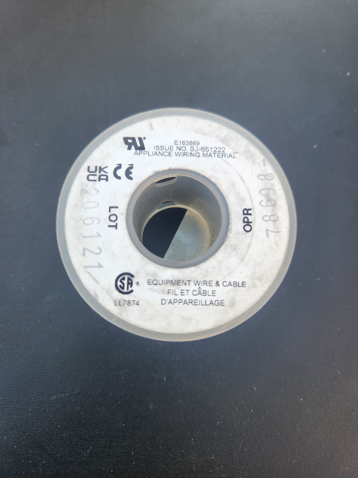 Alpha Wire 3250 BK005, 24 AWG Hook-Up Wire 7/32 Black 300V 100.0′