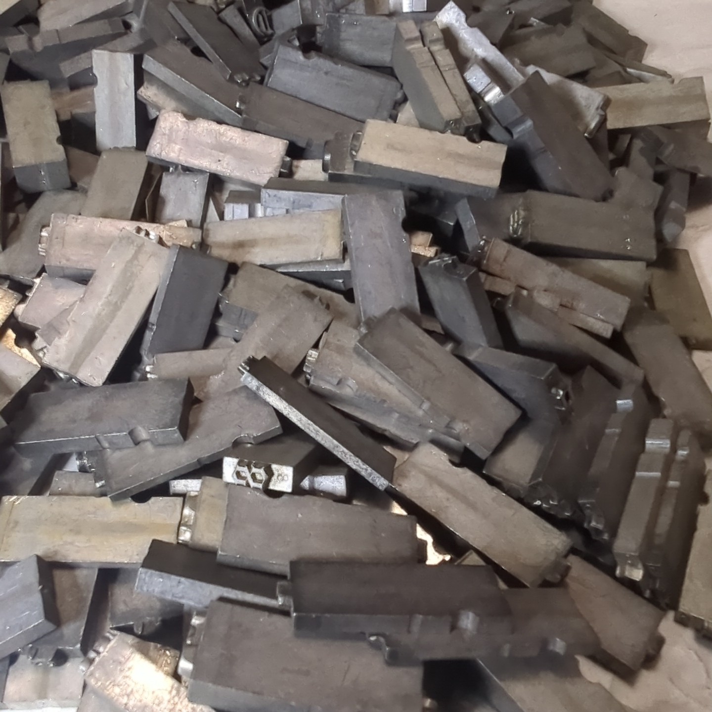 Heavy Lot Vintage Metal Type LEAD Letterpress Printing Letters 500+ Letters 6.8#