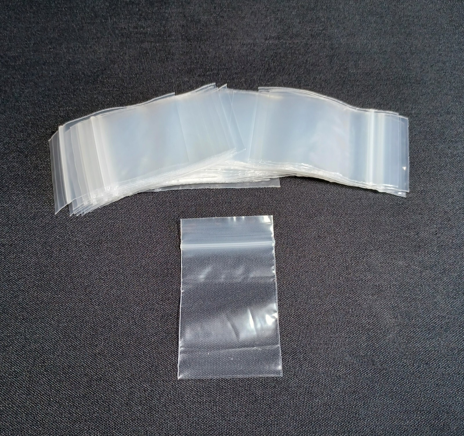 1.5inch(Wide) x 2inch(Length) 2mil Clear Plastic Reclosable Zipper Poly Bags
