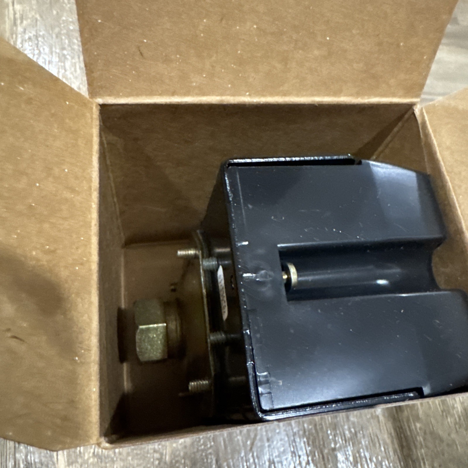 Furnas 69MB6Y Pressure Switch Original New 80 Cut in 100 Cut Out
