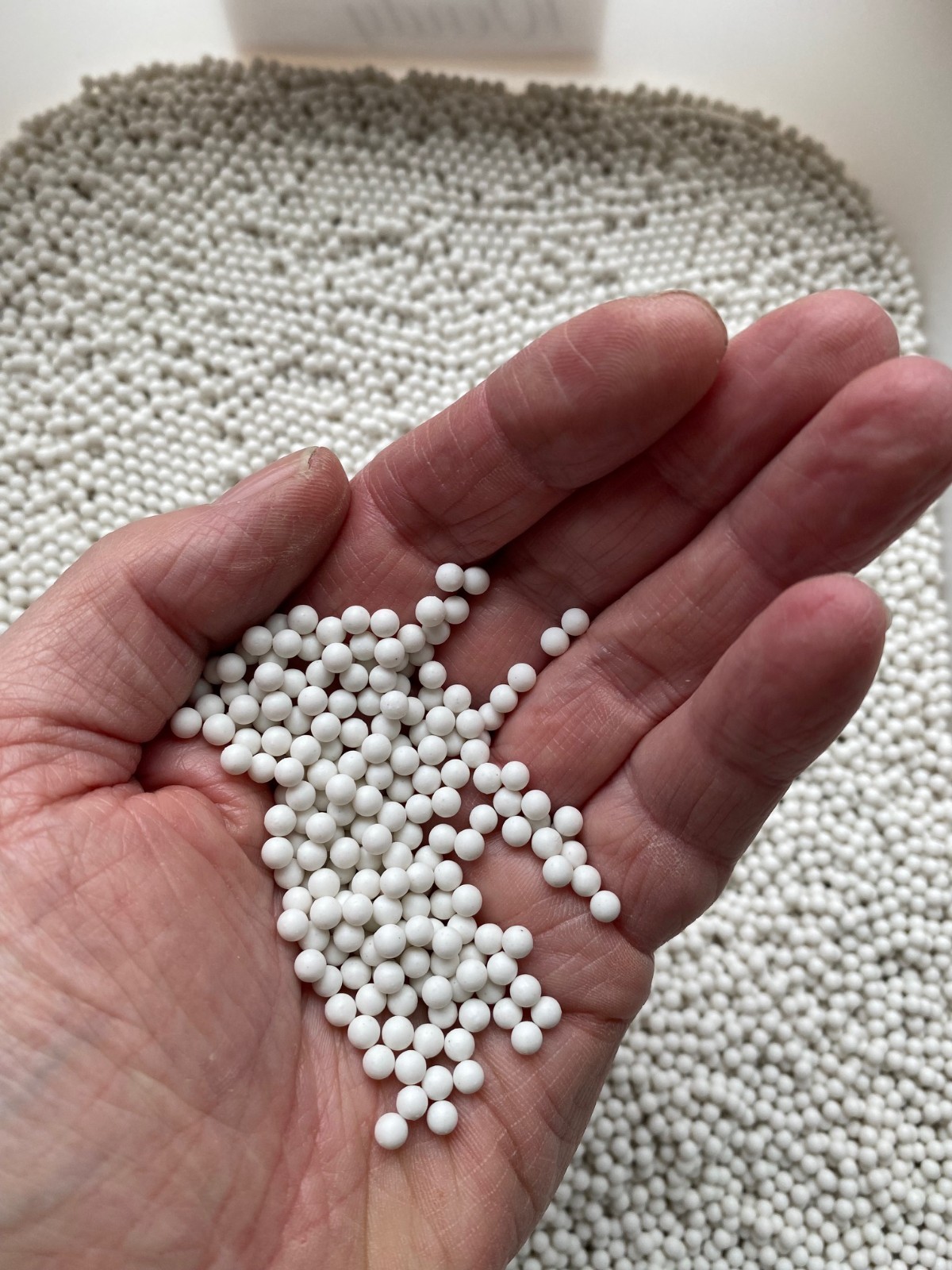 4mm Ceramic Media – 95% Alumina Polishing Spheres – Apex Pro Tumbler – 1.2kg