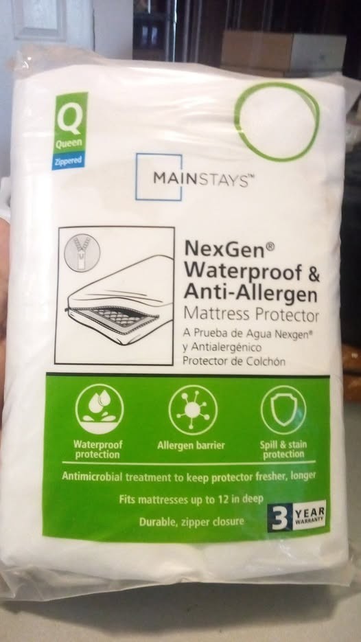 Mainstays NexGen Waterproof Anti-Allergen Zippered Mattress Protector, Queen 12″