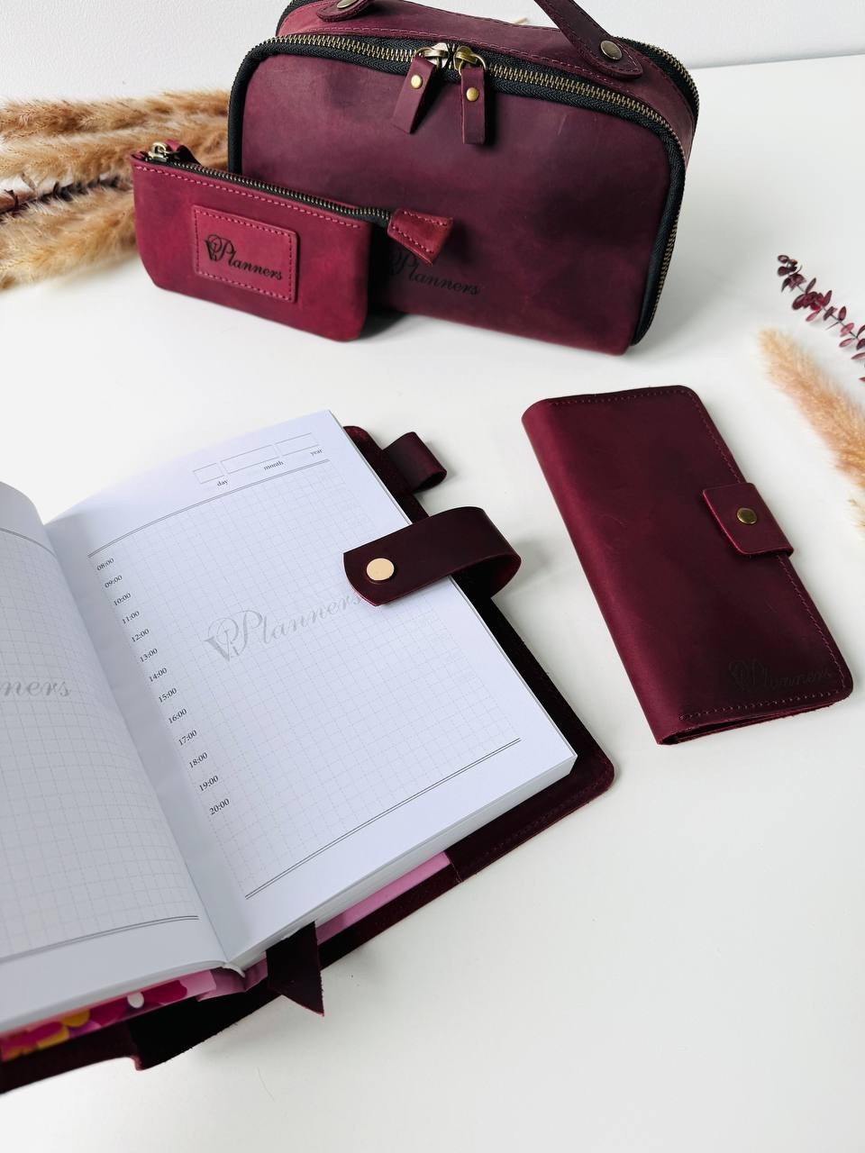 Luxury Leather Gift Set: Notebook, Wallet, Cosmetic Bag, Keychain – Personalized