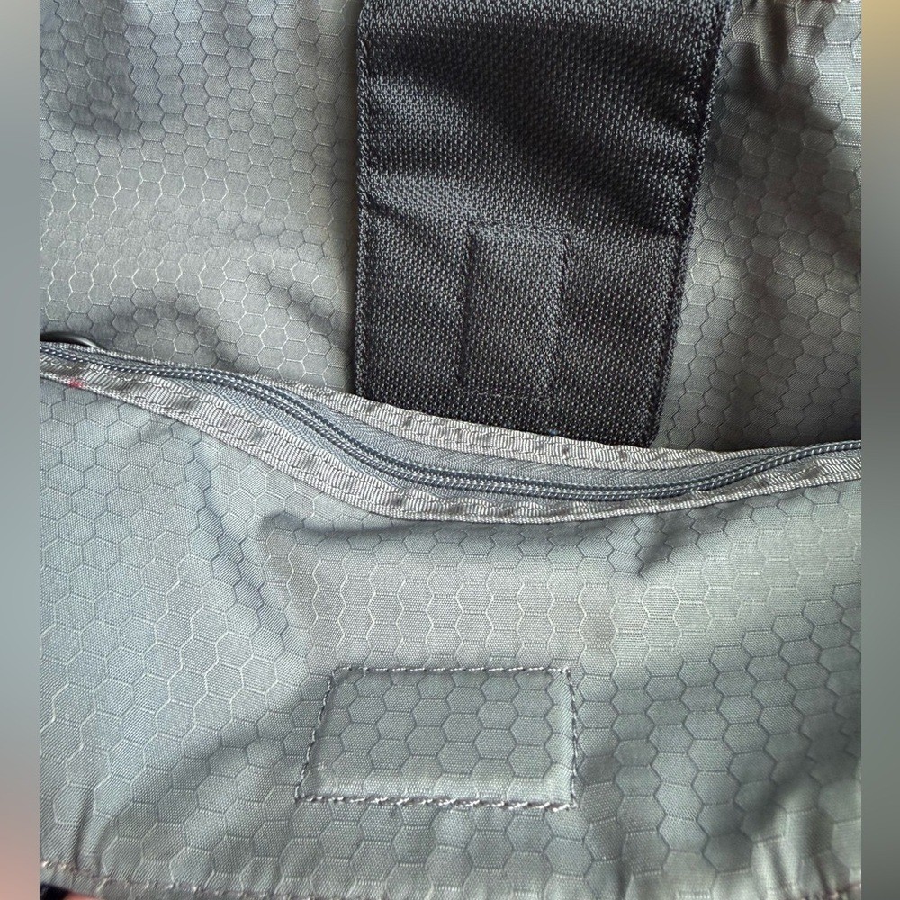 Tumi Tote Bag Black Business Travel Carry Heavy Nylon Magnetic Closure 15x12x5