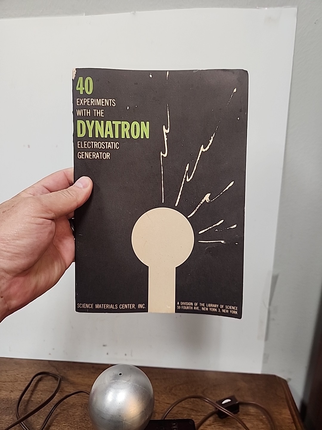 VINTAGE DYNATRON ELECTROSTATIC GENERATOR – WORKING WITH EXPERIMENT BOOK