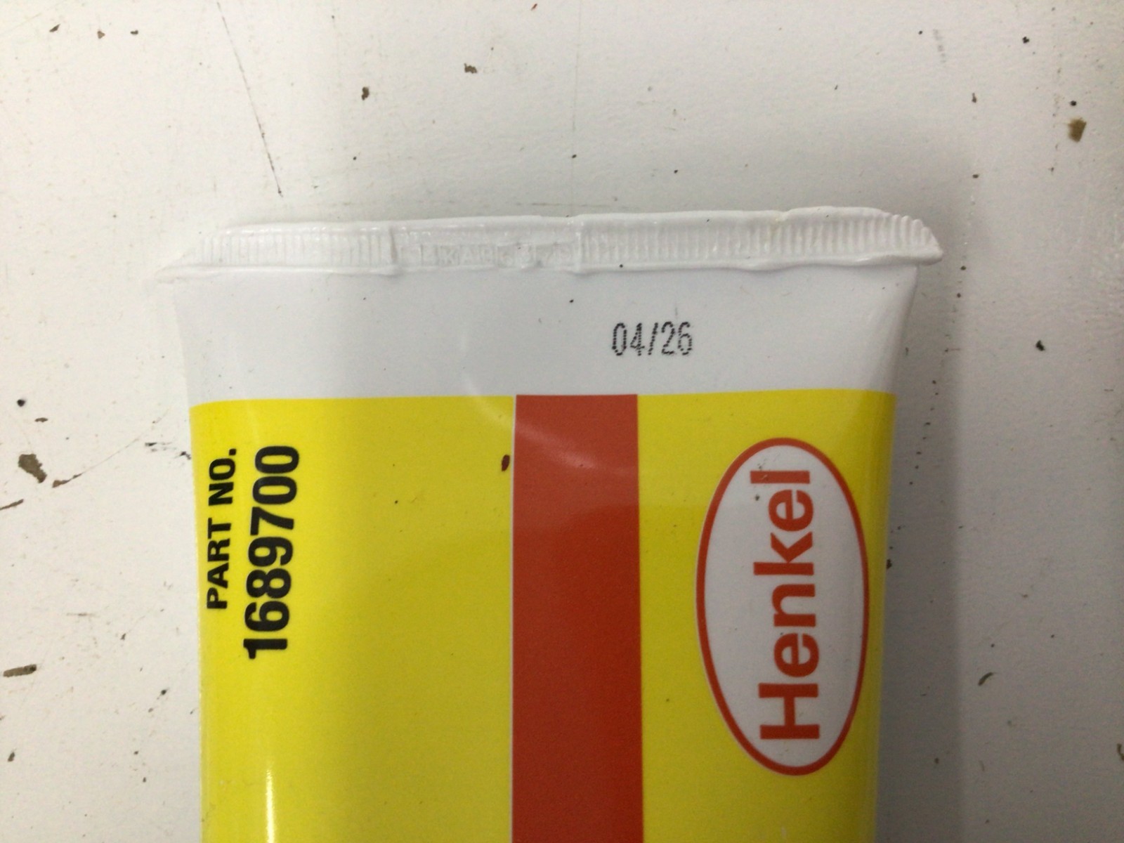 Loctite 1690727 Acrylic Adhesive, 25 Ml, Syringe, Yellow, 330 Series, 5 Min