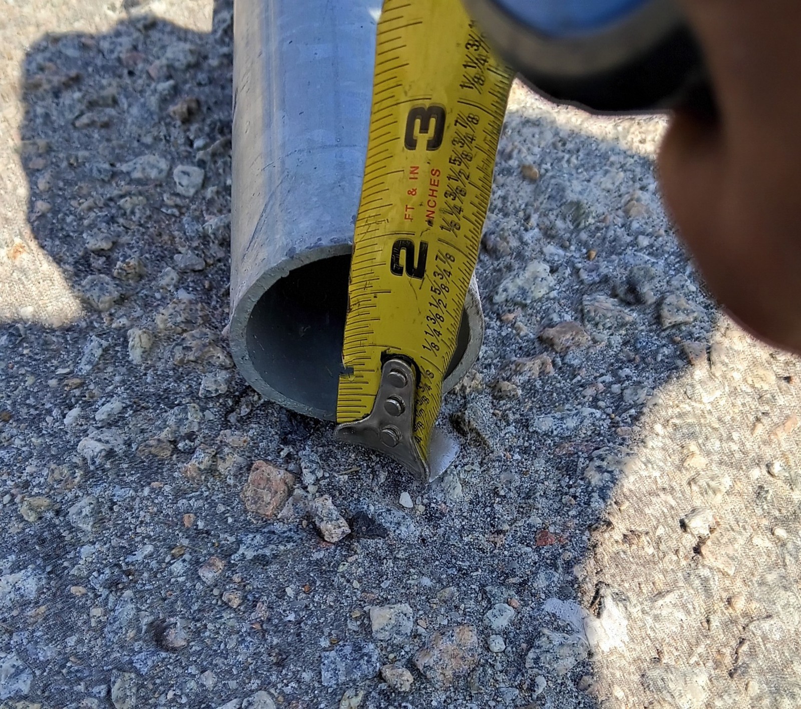 Galvanized Steel Pipe – 1-1/2″ x 8′ – SCH40 – Industrial Plumbing Conduit