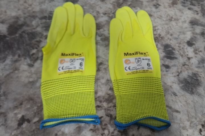 Pip 34-8743FY 12 Pk Size XS / 6 Yellow Cut-Resistant Glove
