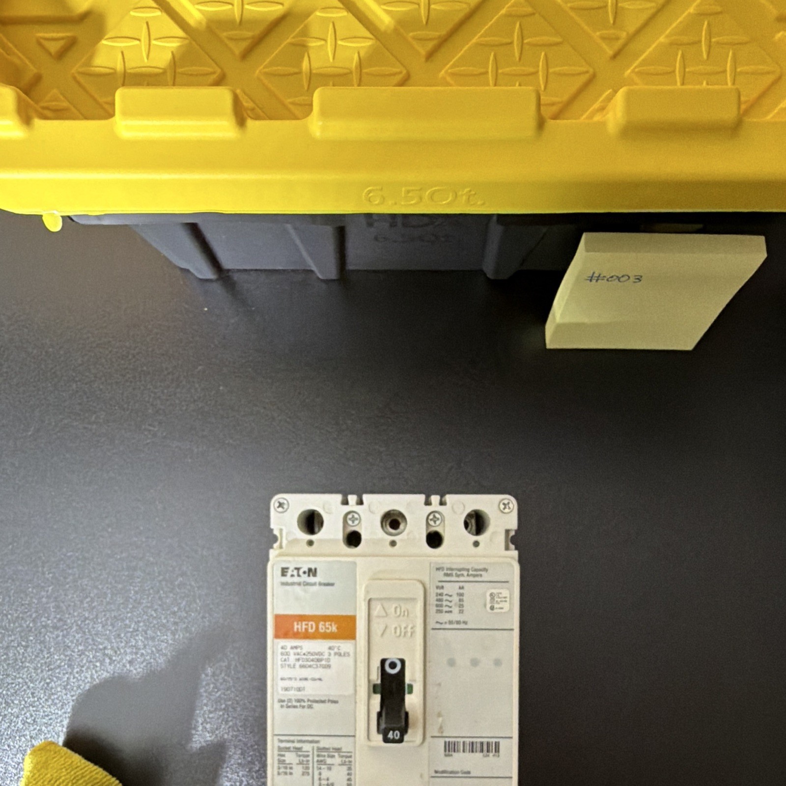Eaton HFD 65k HFD3040BEP10 Molded Case Circuit Breaker, 3-Pole, 40A, 600V (NNB)