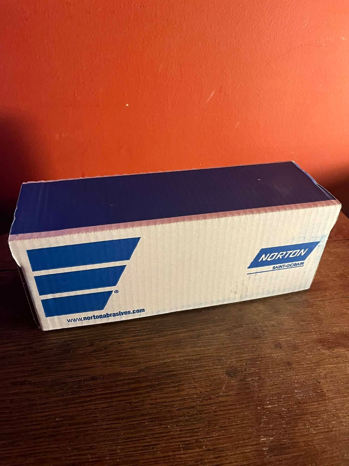 Box of (10) Norton 27943 100 Grit 4 x 24 Aluminum Oxide Sanding Belts